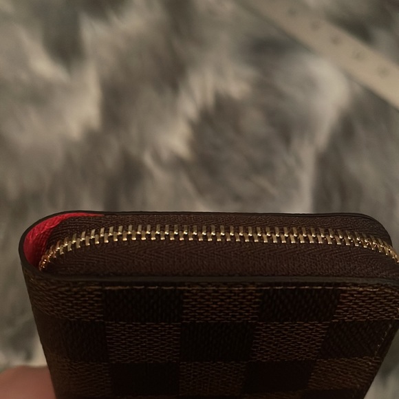 2021 Louis Vuitton Christmas Animation Vivienne Zippy Coin Purse - Picture 12 of 16